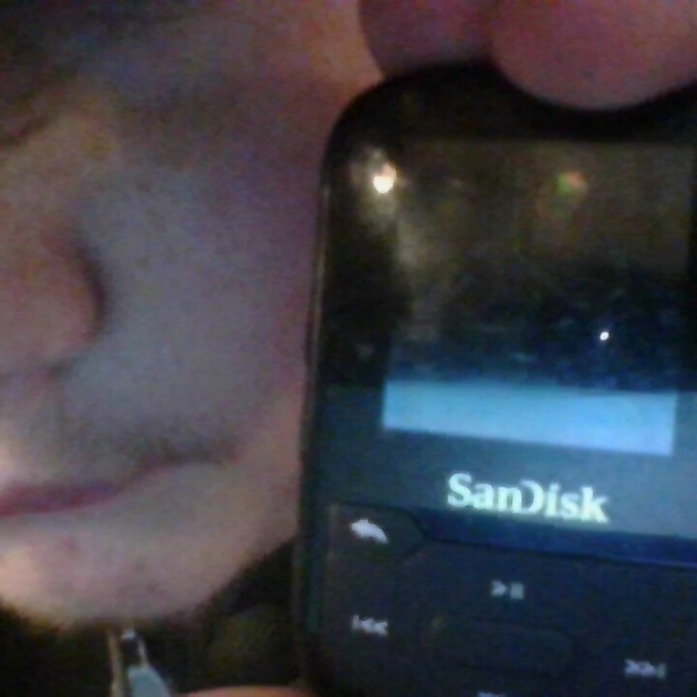 mp3 player - Picture 2 of 2